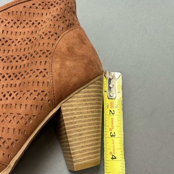 Nine West Suede Tan Ankle‎ Boots with Block Heel Size 9 - Picture 7 of 8